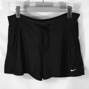 Vintage Nike Women’s Black Performance Shorts – Size Small (4–6)